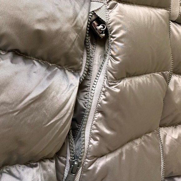 Lululemon Brave the Cold vest - Picture 2 of 7